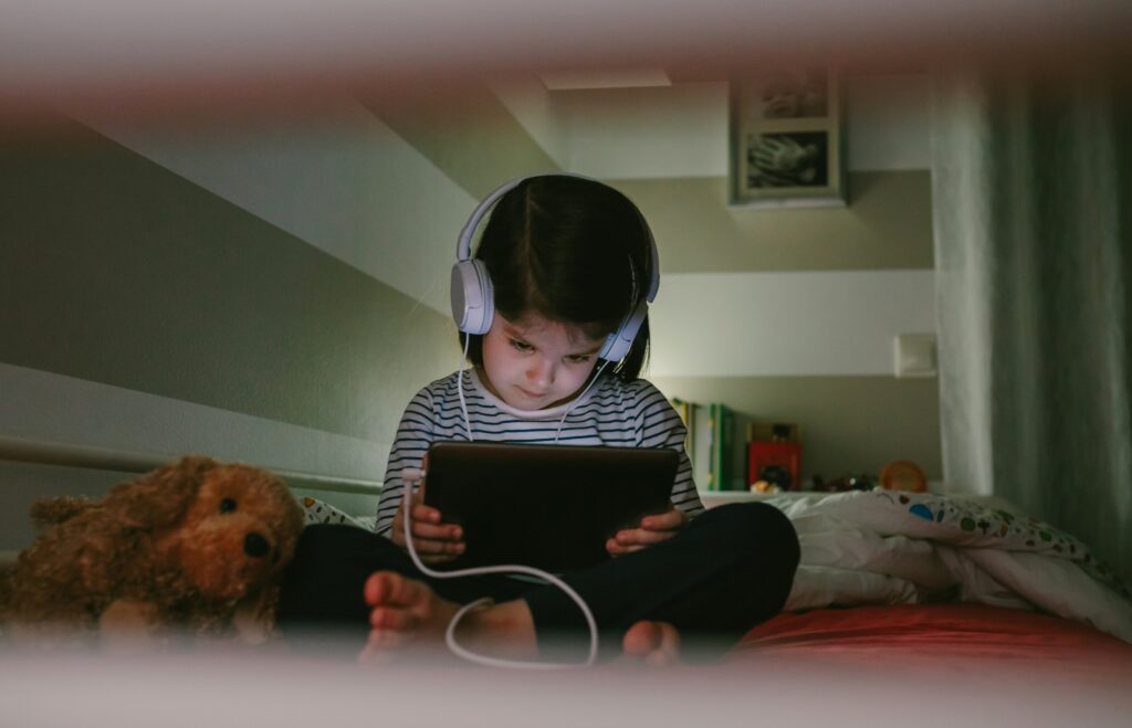 Is Screen Time Affecting Your Child’s Speaking Skills? A Parent’s Guide